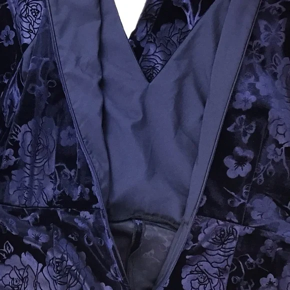 NWT Karl Lagerfeld Paris Navy Floral Embossed Velvet Jumpsuit16
